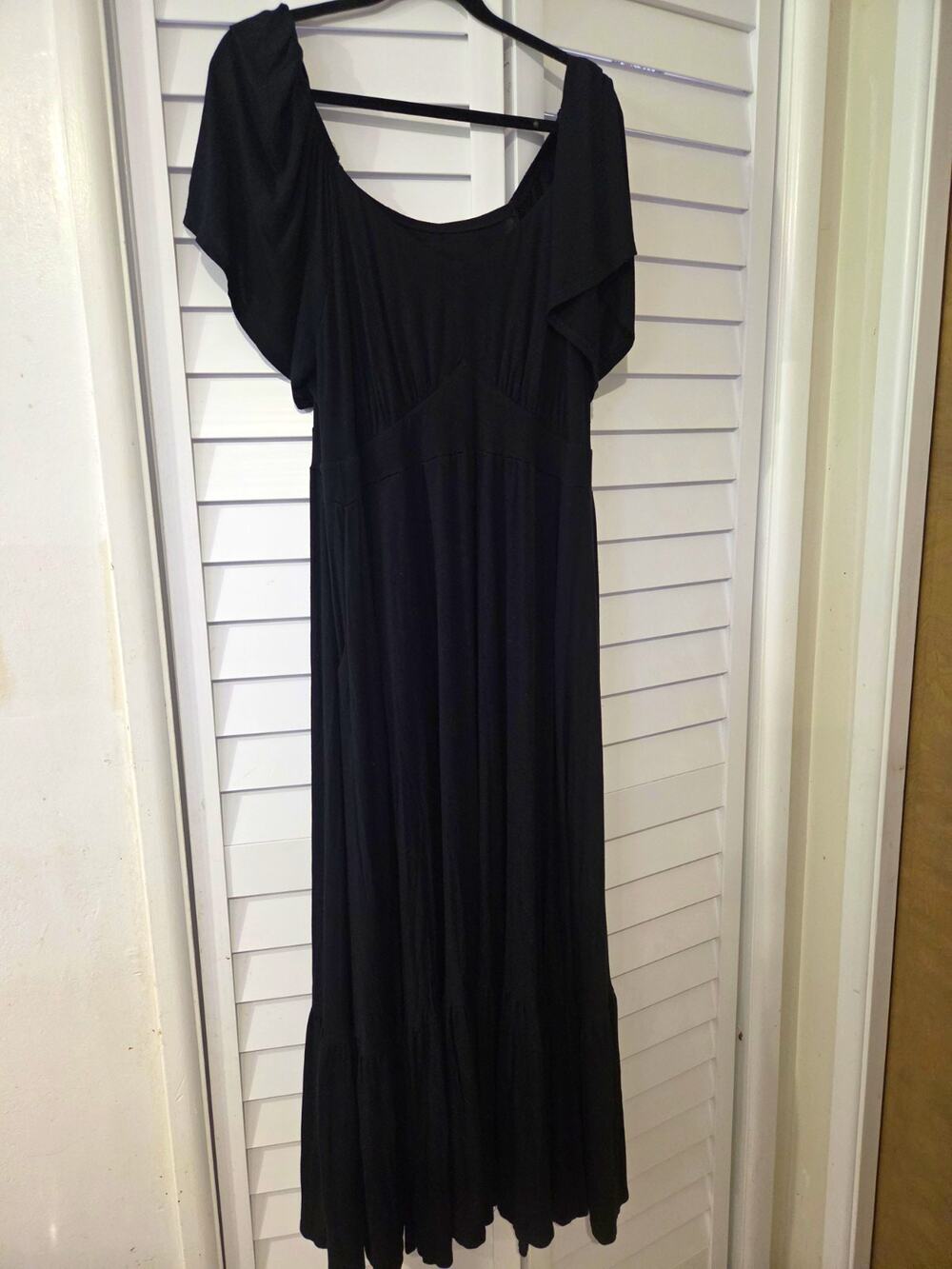Torrid Women’s 2XL Black Solid Maxi Dress Flutter Sleeve Scoop Neck Stretch